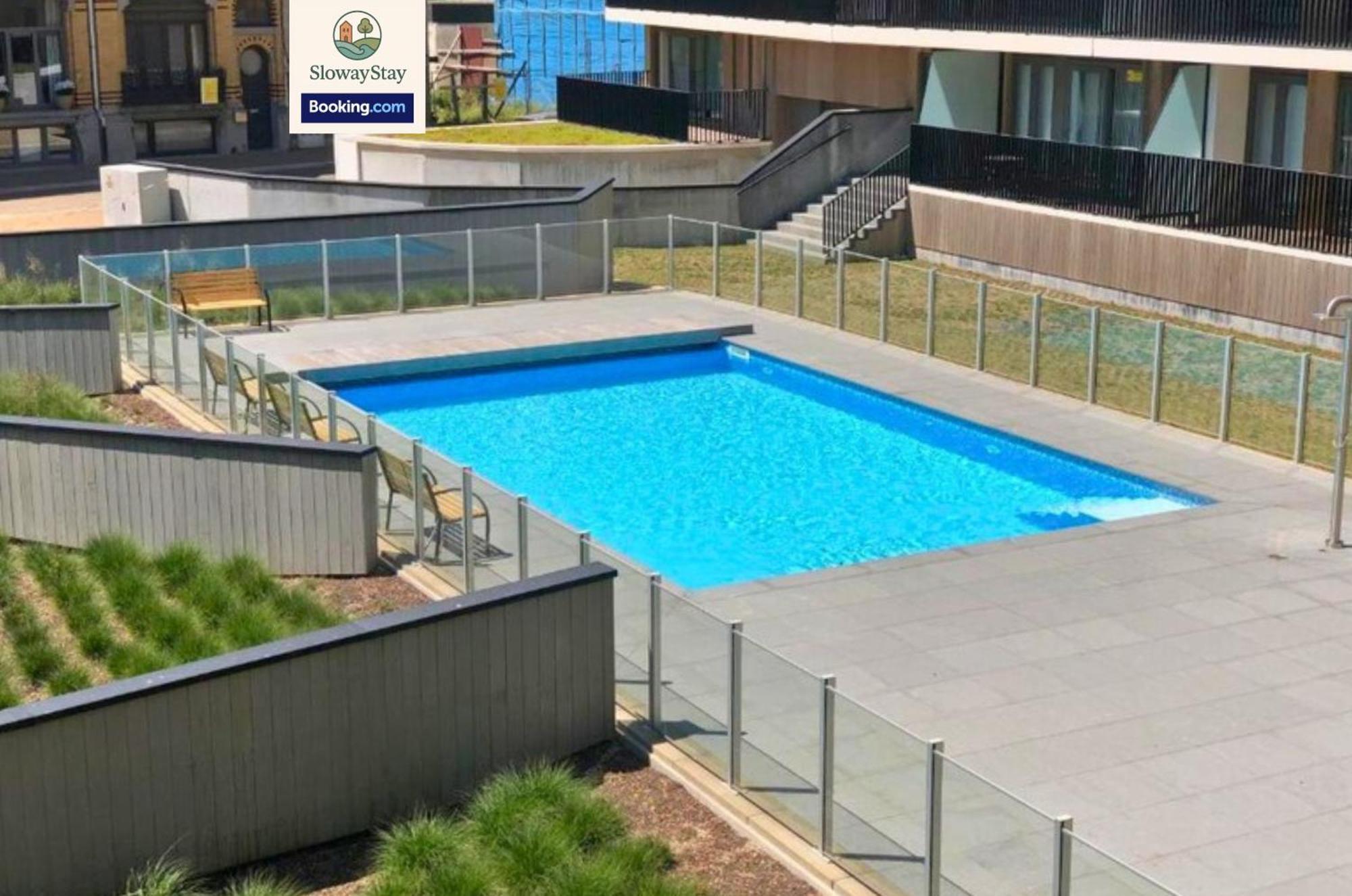 Elegant One Bedroom Apartment With Sea Views & Pool By Slowaystay Serviced Accommodation & Short Lets Oostende Bagian luar foto